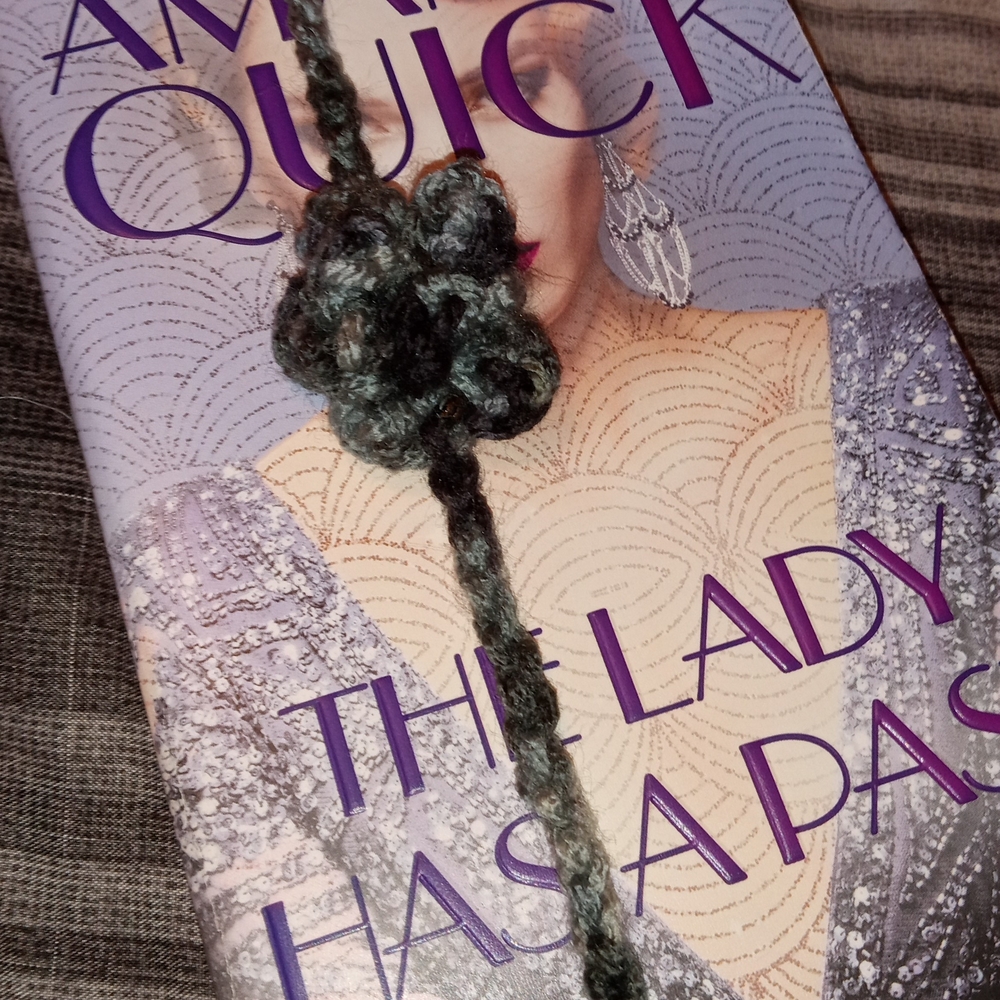 Crochet Fitted Bookmark